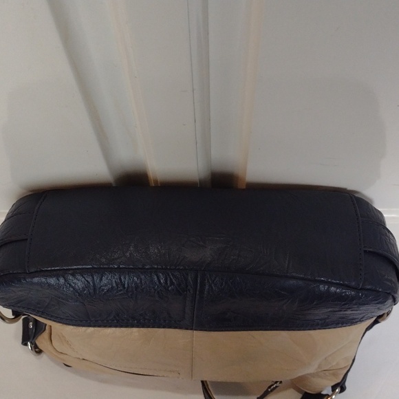 STONE MOUNTAIN LEATHER Shoulder Bag Navy Cream - Picture 7 of 16